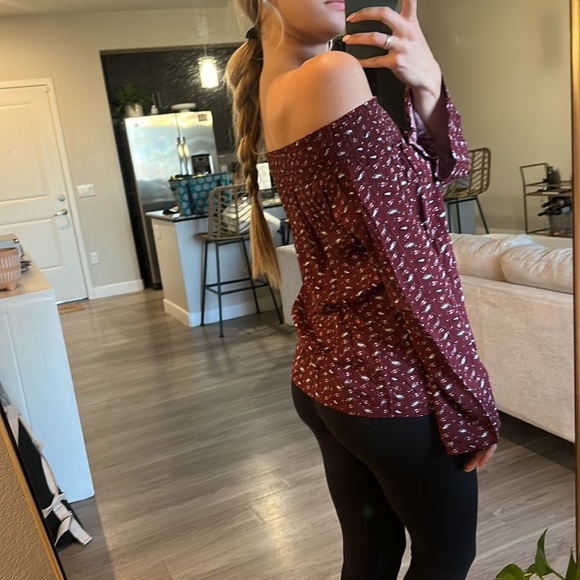 Over the shoulder top - Picture 2 of 2